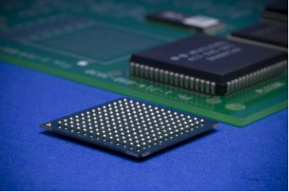 Flip chip is a high-density chip interconnection technology from IC packaging industry. This option meets the current trend going to chips sizes becoming smaller and smaller. The technology allows to directly weld the optical chip onto the substrate through gold-gold welding or eutectic welding, which is much better than the high frequency effect of gold wire bonding (short distance, small resistance, etc.). Flip Chip Technology is appreciated due to its high precision, high efficiency and high quality and this is the reason why it is widely used in the datacenter optical module industry.